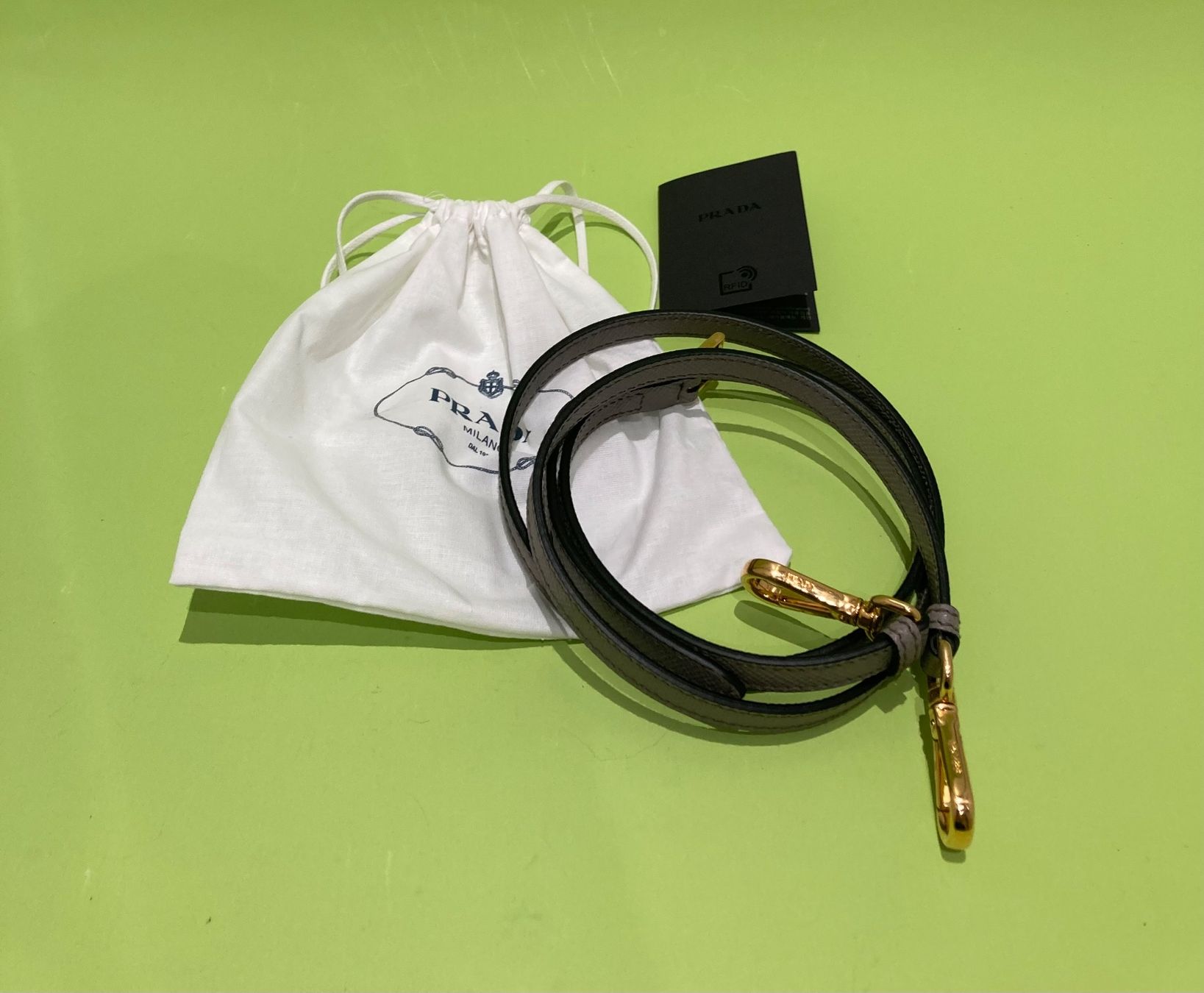 Prada Borse da donna: Prada tracolla, strap for bag – Usato da Paradiso venduto da Kayakara