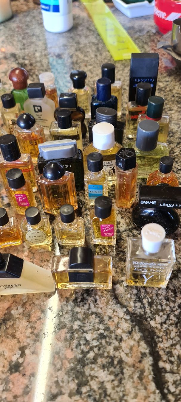 Parfum & Eau de Toilette: parfum miniatur – Gebraucht aus Bellerive VD von Hermes5