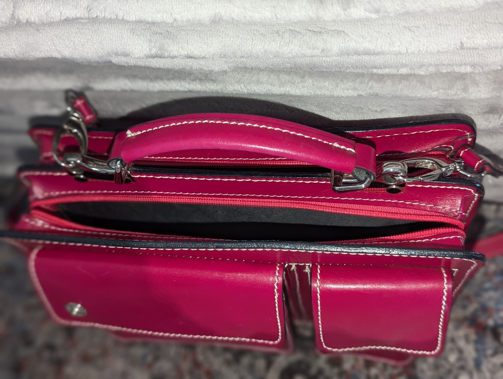 Borse da donna: Ledertasche leuchtend Himbeere Farbe – Usato da Winterthur venduto da losa_p966 4