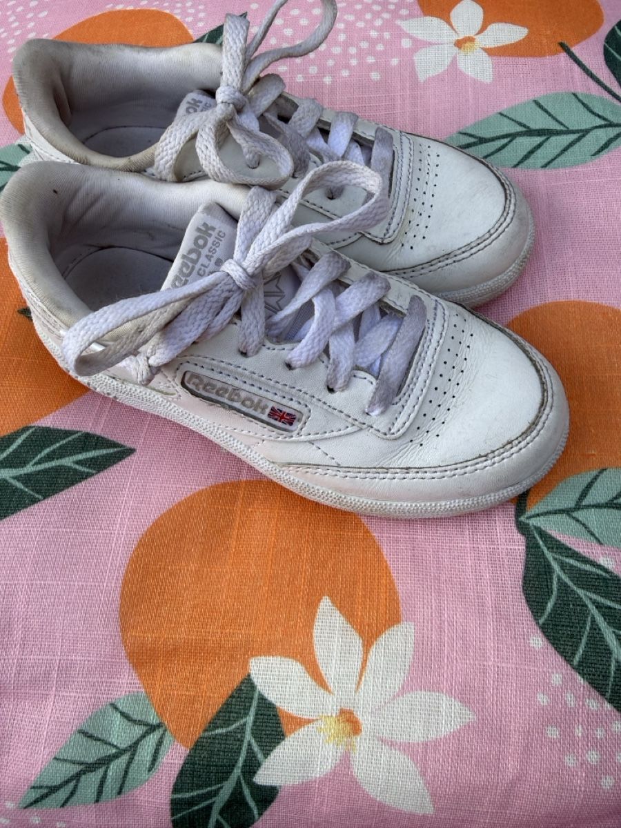 Reebok Scarpe da uomo: Reebok Classic Leder Sneaker Weiss Grösse 27 – Usato da Rümlang venduto da zflyfa0001
