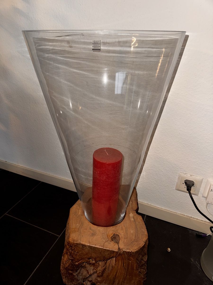 Livique Tutte le decorazioni: Windlicht aus Glas auf Holzsockel – Usato da Pratteln venduto da Luka.L