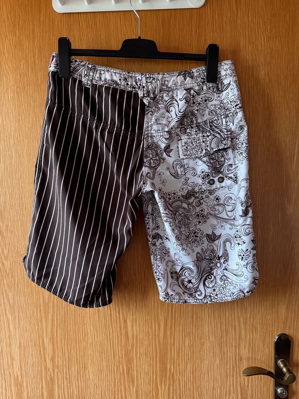 Pantaloni: Ausgefallene Bermuda Hose Gr. 10 – Usato da Grosswangen venduto da second_hand_dress 1