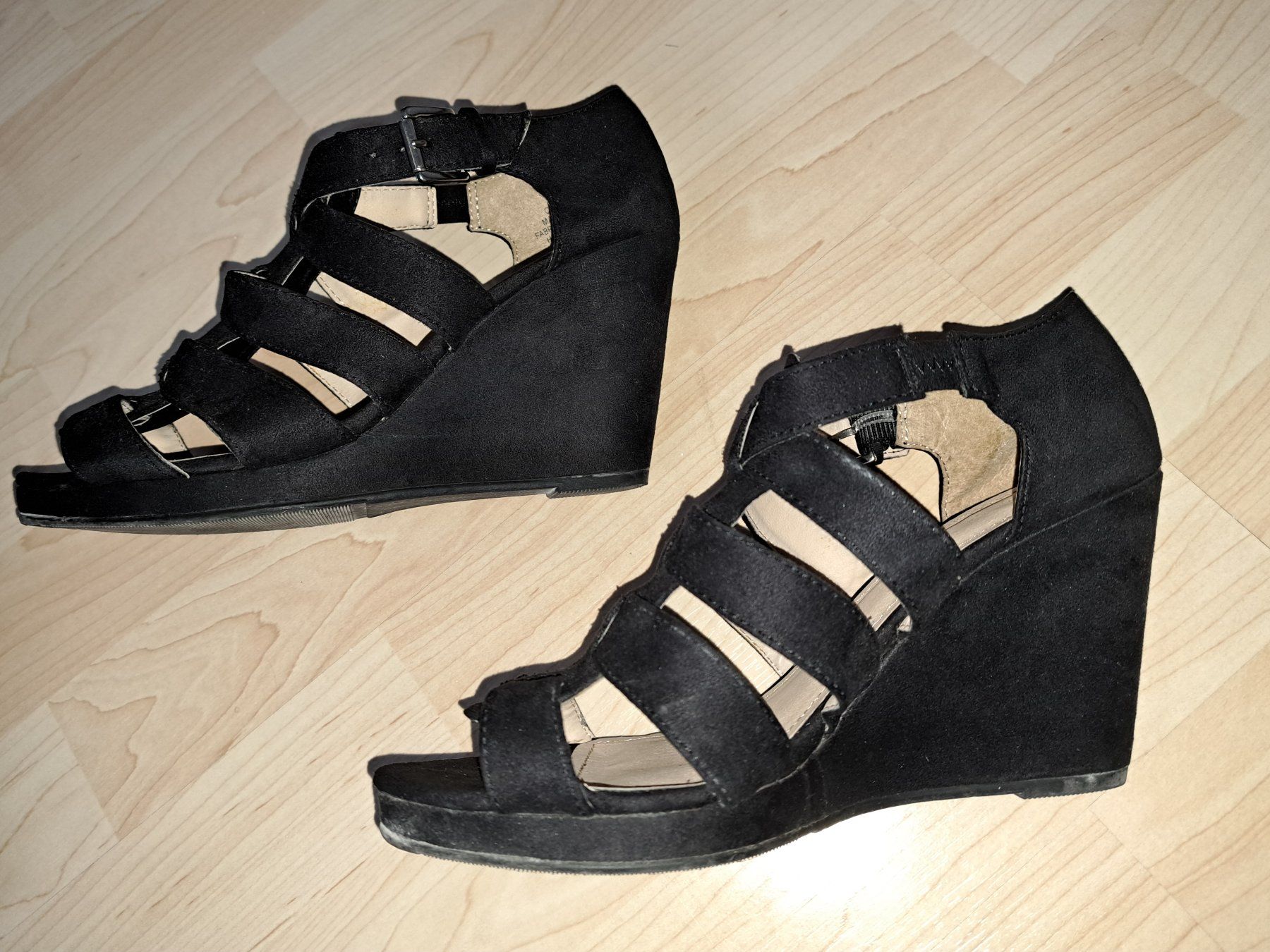 H&M Damenschuhe: Keilschuhe schwarz gr.39 – Gebraucht aus Oberurnen von rotty80