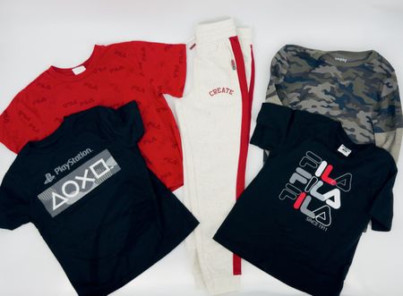 # BOY - Kleiderpaket Gr. 122/128 - FILA / Playstation #