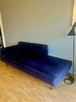 Blaues Samt Sofa