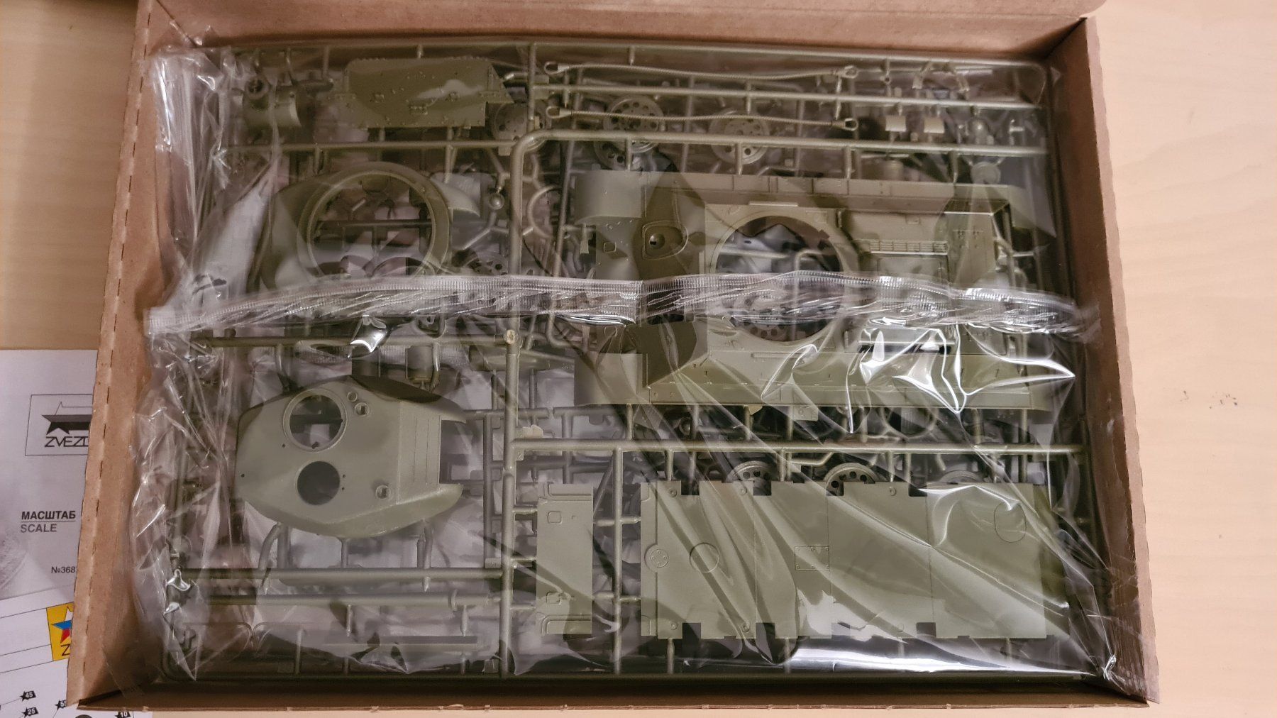 Modellbausätze & Standmodelle: 1:35 T-34/85 - Zvezda 3687 – Neu und originalverpackt aus Bassersdorf von  4