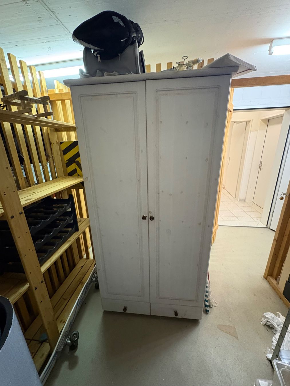 Armadi: Kleiderschrank 2 Türig – Usato da Dübendorf venduto da rogcol 2