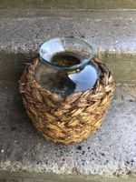 Glas - Bodenvase mit Korbgeflecht