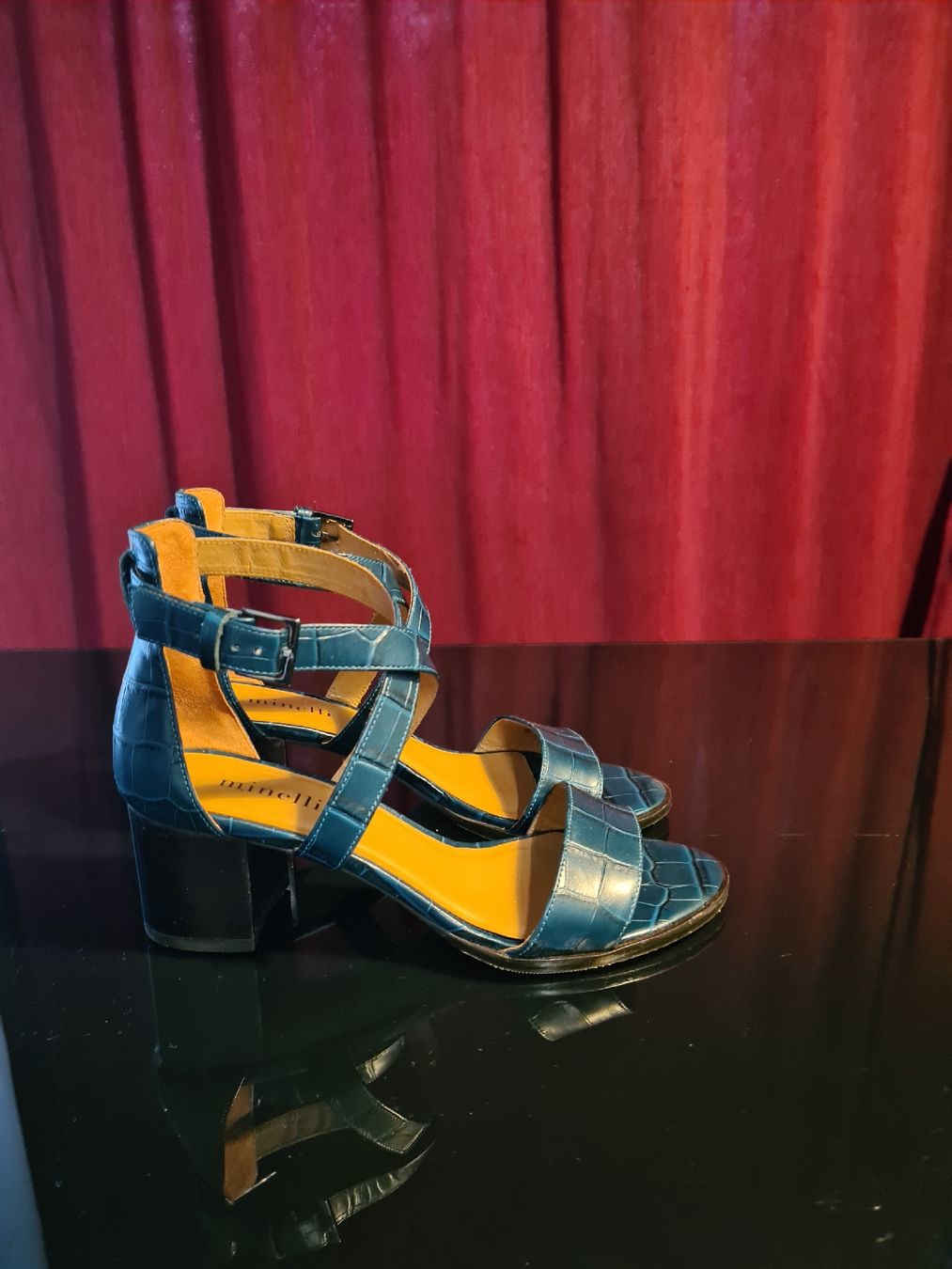 Scarpe da donna: Minelli Sandale Gr 39 – Nuovo (secondo la descrizione) da Kloten venduto da Kri23 1