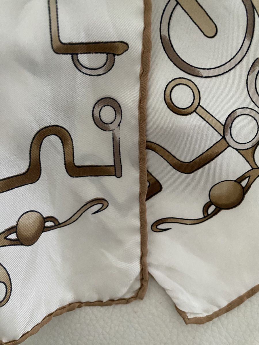 Foulards, Tücher & Schals: Seiden Schal 🌸 – Gebraucht aus Opfikon von Luis144 3