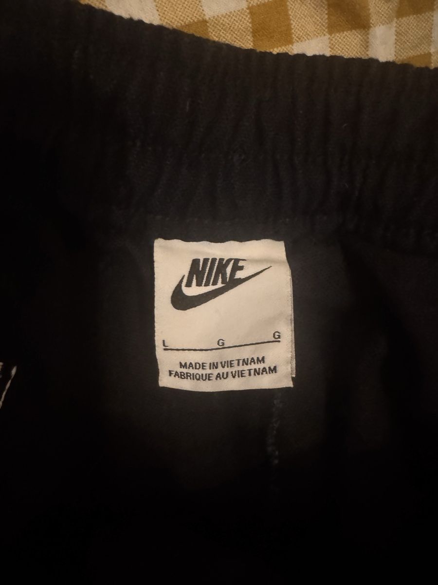 Nike Pantaloni: Pantalon NIKE noir  – Nuovo (secondo la descrizione) da Vevey venduto da ebuache 2