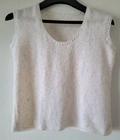 Sommerlicher Mädchenpulli
