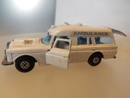 Matchbox - Mercedes Ambulance Super  %% Ausverkauf %%%
