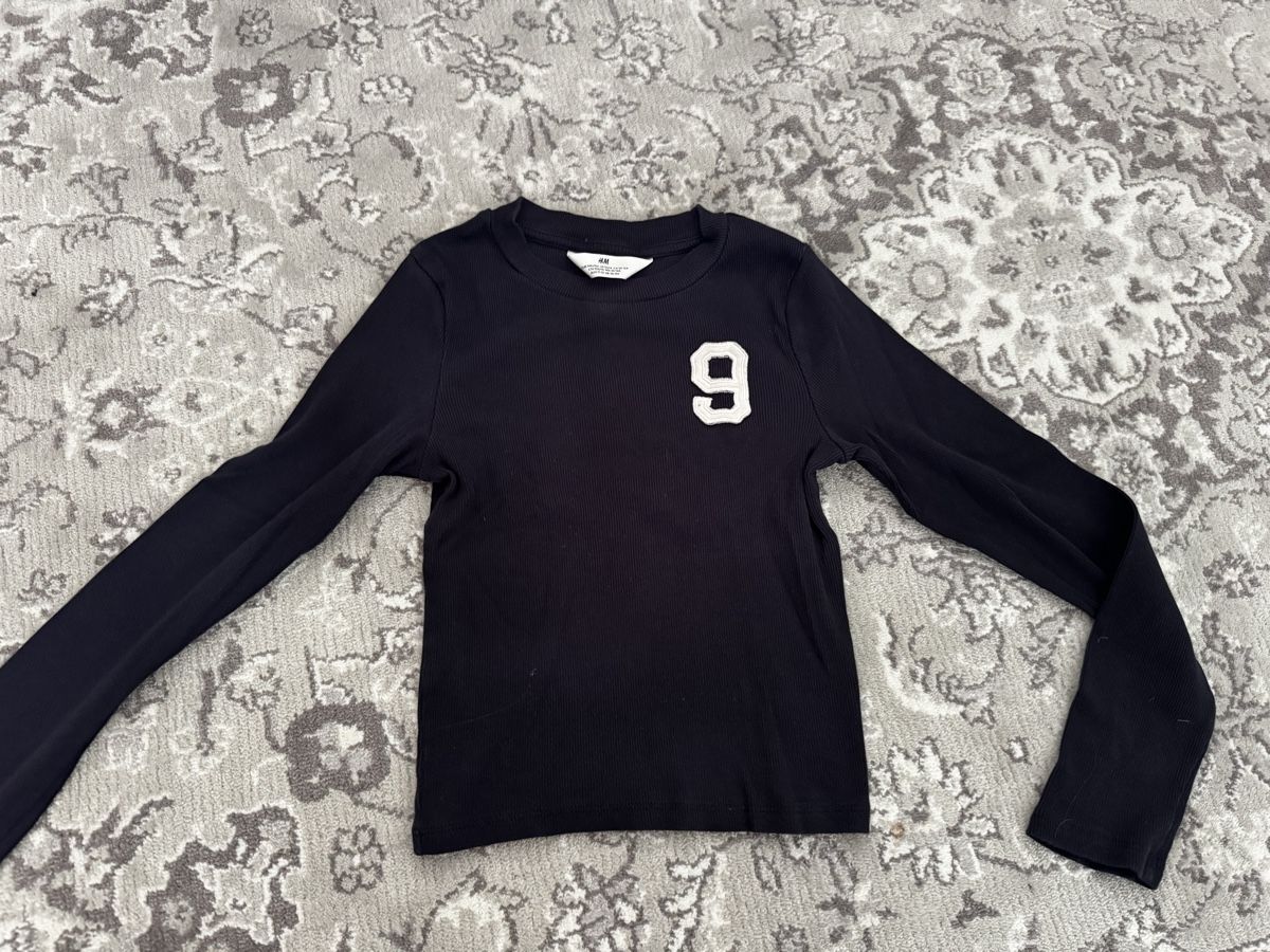H&M Blusen, T-Shirts & Tops: Tshirt – Gebraucht aus Schaan von kri_tsw8