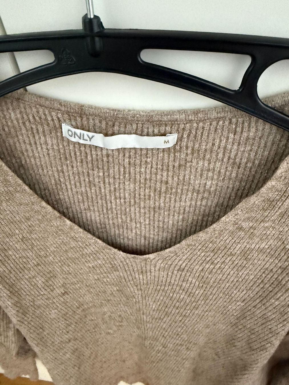 Only Maglioni & Felpe: Pullover Feinstrick mit V Auschnitt von Only Gr. M – Usato da Dällikon venduto da dahi1 2