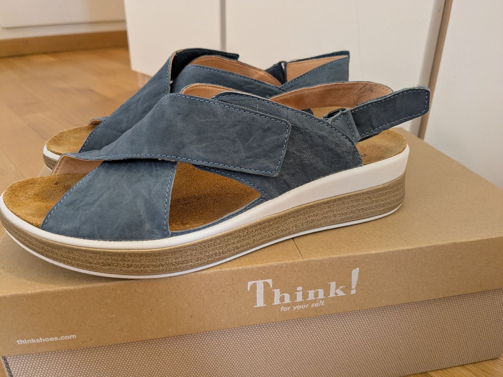 Think Scarpe da donna: Think Sandalen Gr38 – Nuovo (secondo la descrizione) da Wettingen venduto da wettingen23 3