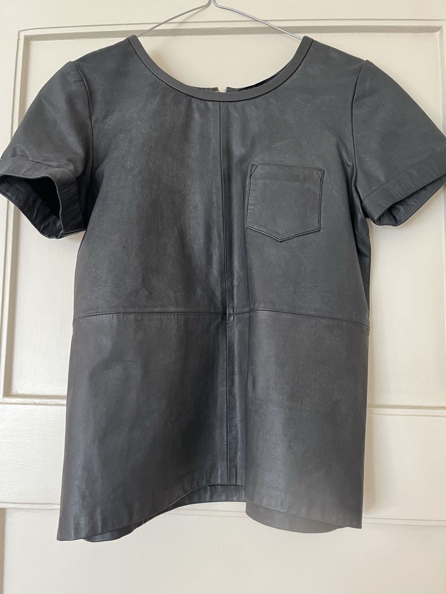 Maje T-Shirts: maje Leder – Gebraucht aus Zuerich von zeichnung