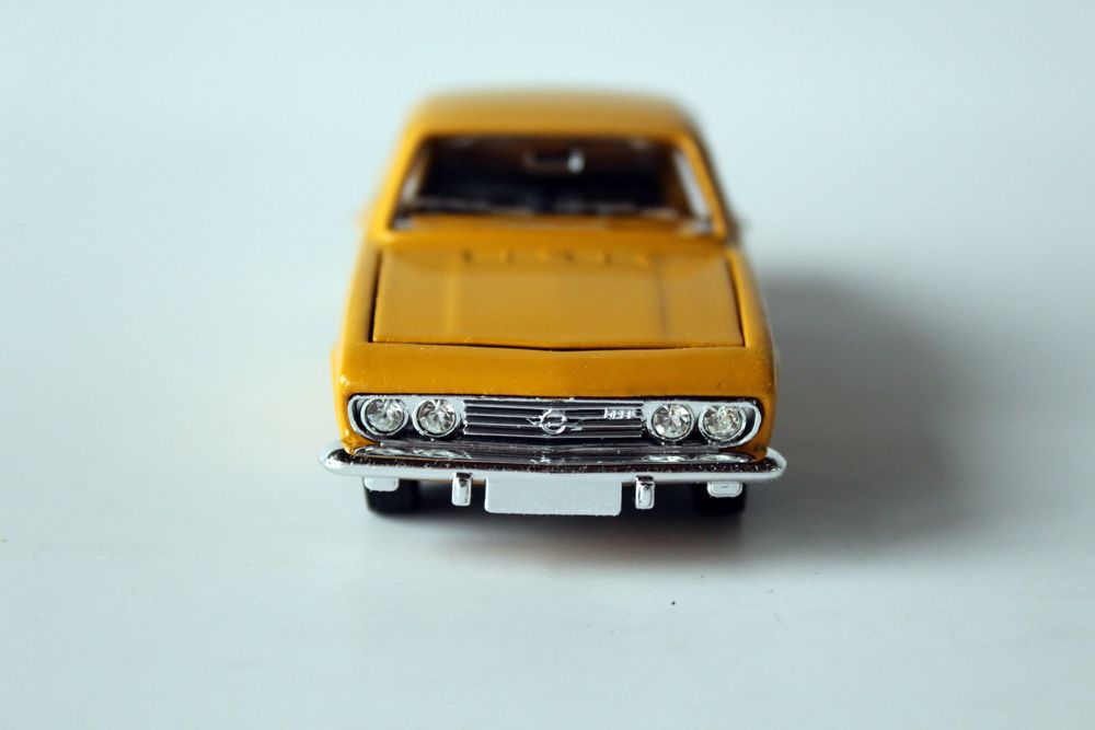 Miniature Märklin 1835 – Opel Manta Verte, échelle 1/43, Jamais Jouée En Boîte