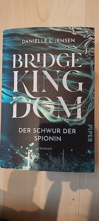 Libri: Bridge Kingdom – Usato da Wohlenschwil venduto da Fabii82