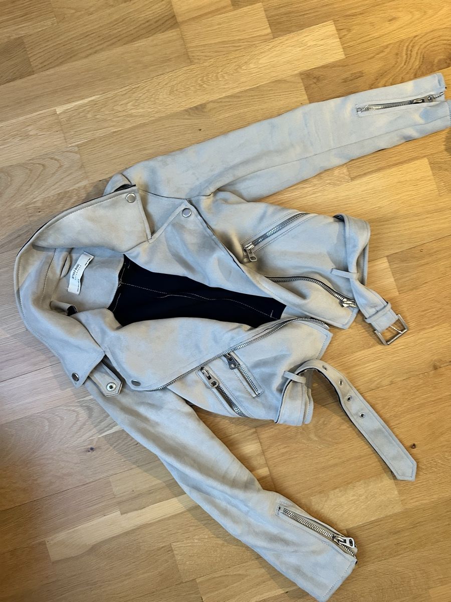 Giacche: Mango Wildlederjacke, hellgrau, Gr. S, Top Zustand! – Usato da Läufelfingen venduto da kiaverann