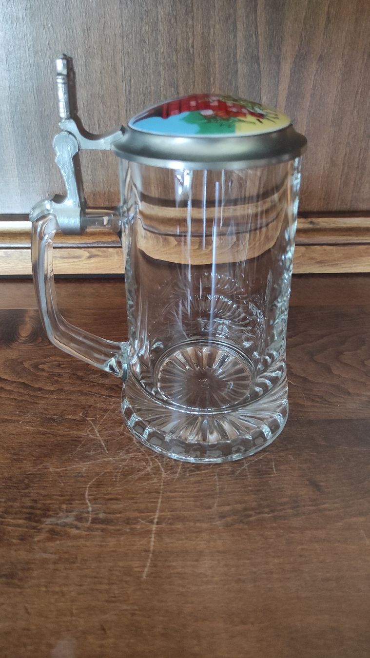Feldschlösschen Bicchieri: Feldschlösschen Bierkrug aus Glas mit Zinndeckel – Usato da Kreuzlingen venduto da Dennis2004 1