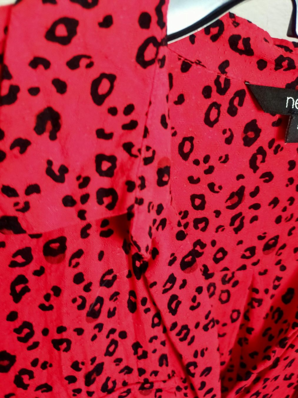Next Camicette: Rote NEXT Bluse mit Leo-Muster, Gr. 36 Weicher Stoff! – Usato da Tägerig venduto da mikky02 4