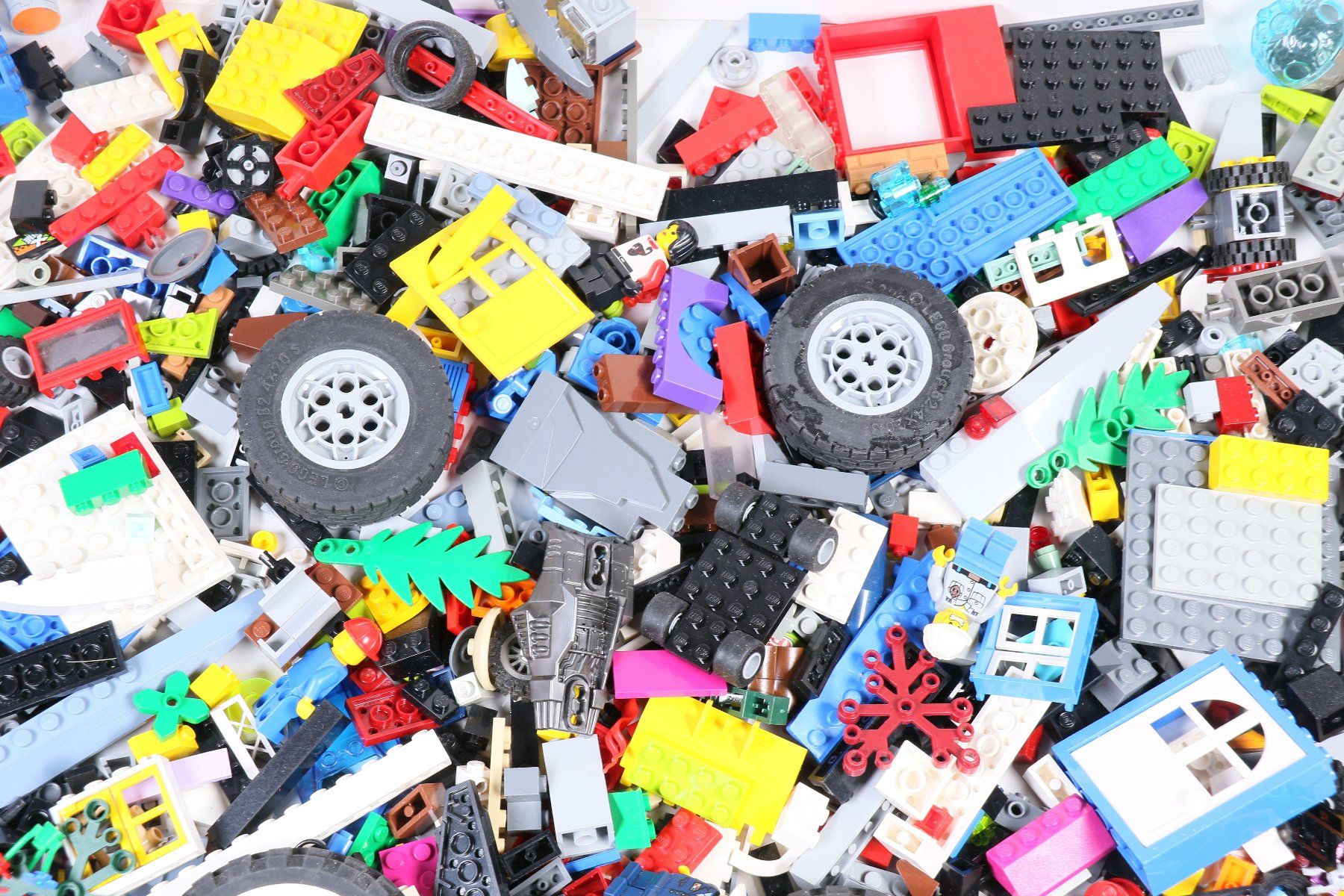 Lego Kit di costruzioni: 1.5 kg. Legoteile mit Minifiguren – Usato da Hettlingen venduto da Scholi99 1
