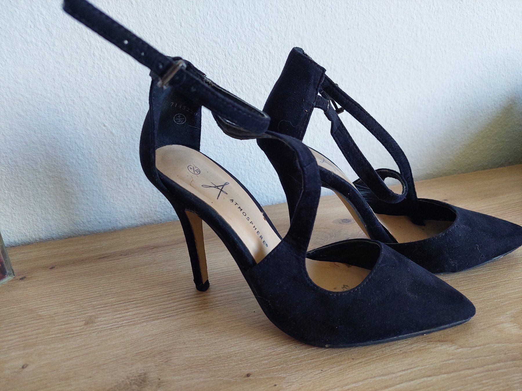 Scarpe da donna: SCHWARZE SANDALEN GR. 37 – Usato da Münchenstein venduto da Strupfi 1