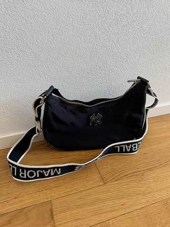 MLB New York Yankees Black Shoulder / Crossbody Bag