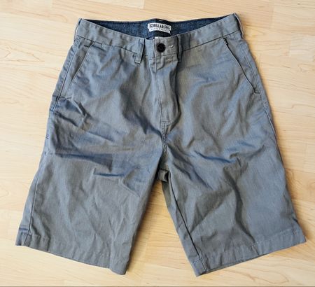 Neuwertige Billabong Carter Short 31 grey heather grau