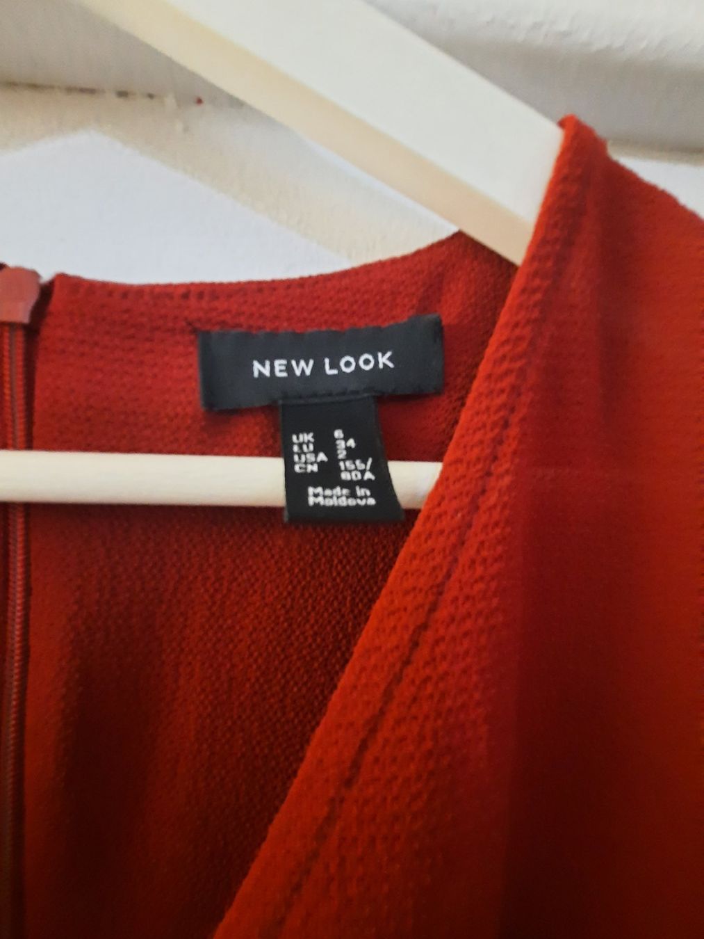 Vestiti: Weinrotes Kleid kurz – Usato da Zürich venduto da ONVA-RE-USE 2