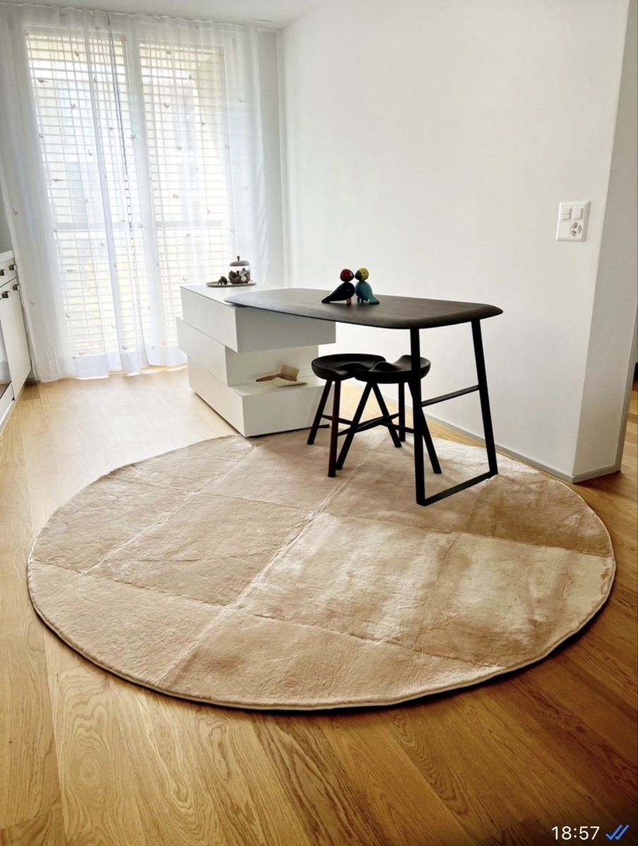 Tapis: Teppich aus Lammfell – D'occasion à Zürich par Sejla