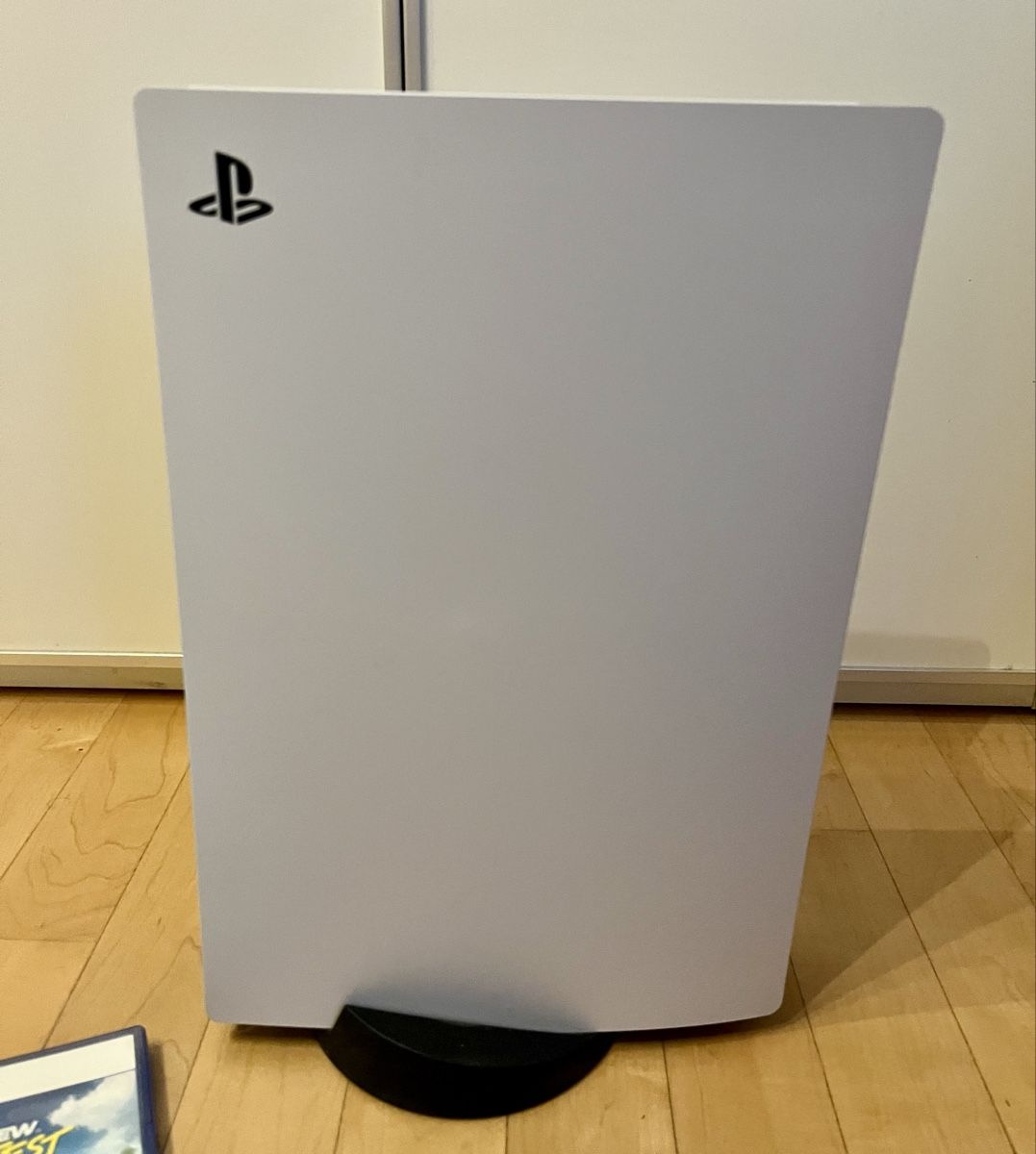 Sony Konsolen: Playstation 5 (inkl. Controller + 5 Spiele) – Gebraucht aus Fahrwangen von rocer7 1