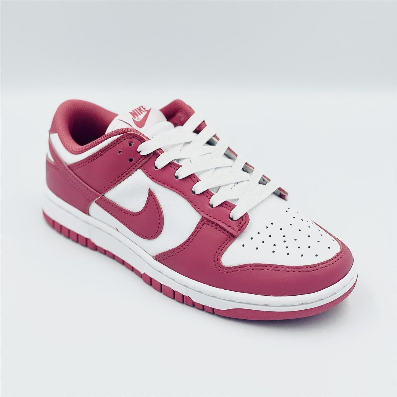 Nike Scarpe da donna: Nike Dunk Low Archeo Pink EU 40.5 – Nuovo e nell'imballaggio originale da Erlinsbach venduto da sasneakers 3