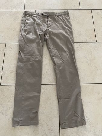Neuwertige beige Uniqlo Hose Grösse L. Herren