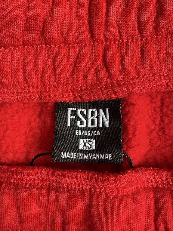 Pantaloni: Sweatshorts von FSBN – Usato da Basel venduto da jan_k9cz 2