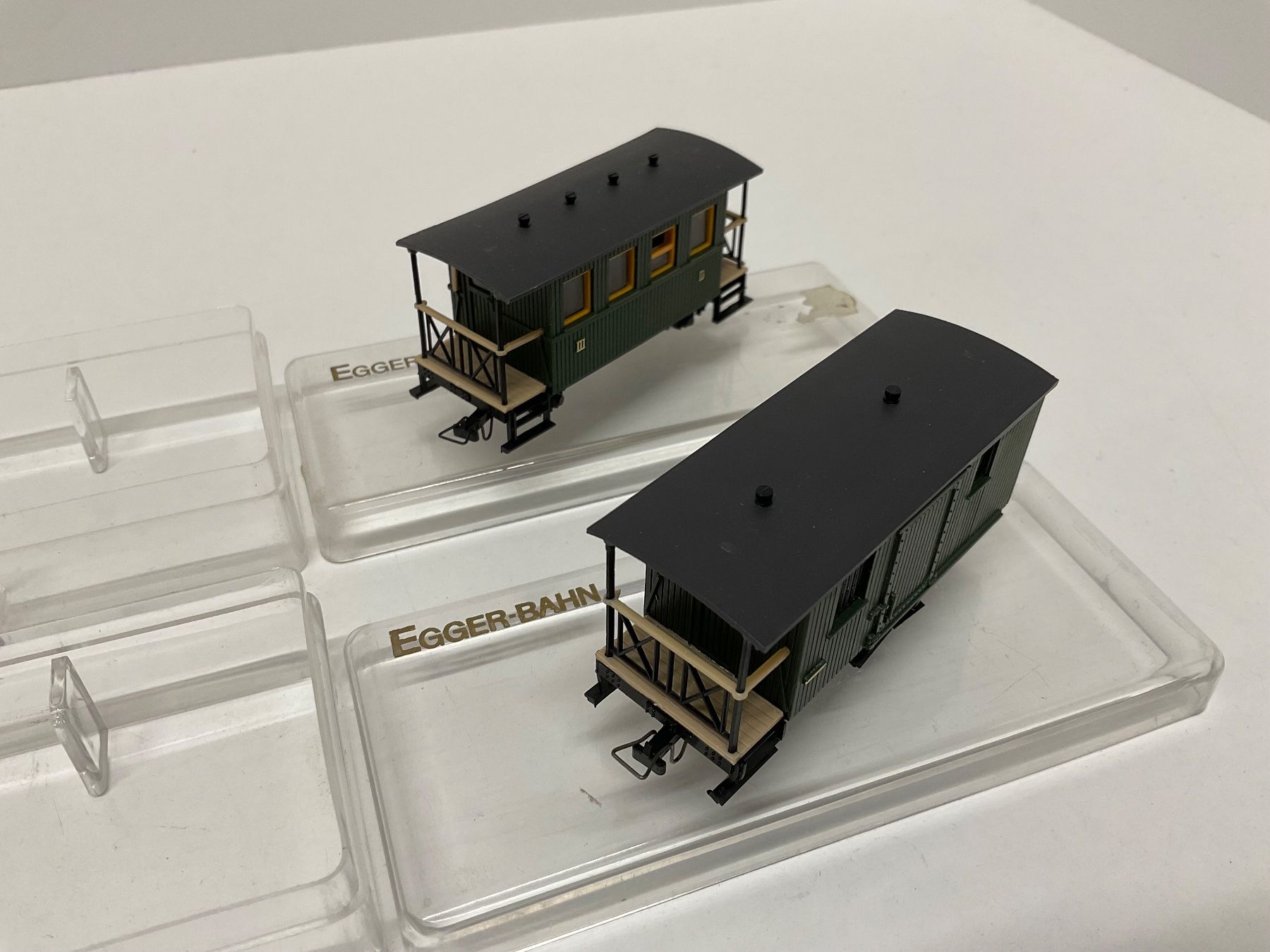 Egger-Bahn Modellini di ferrovie: 2x H0e, Egger-Bahn Waggons grün, Bespielt mit Verpackung – Usato da Chur venduto da Chur75 3