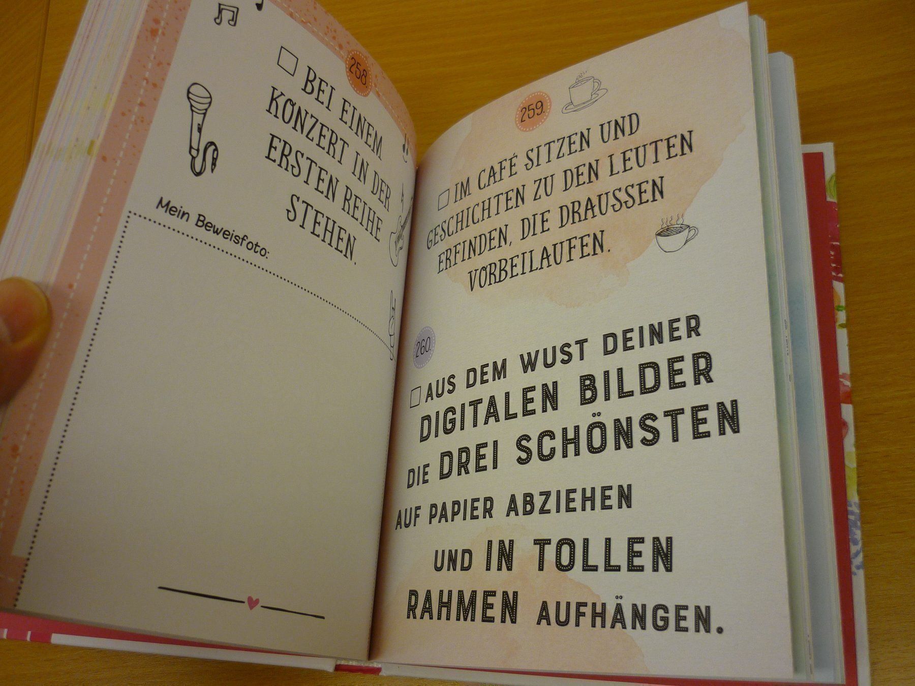 Libri: Buch "365 Ideen die glücklich machen" – Nuovo (secondo la descrizione) da Jonschwil venduto da bsn_p8dl 5