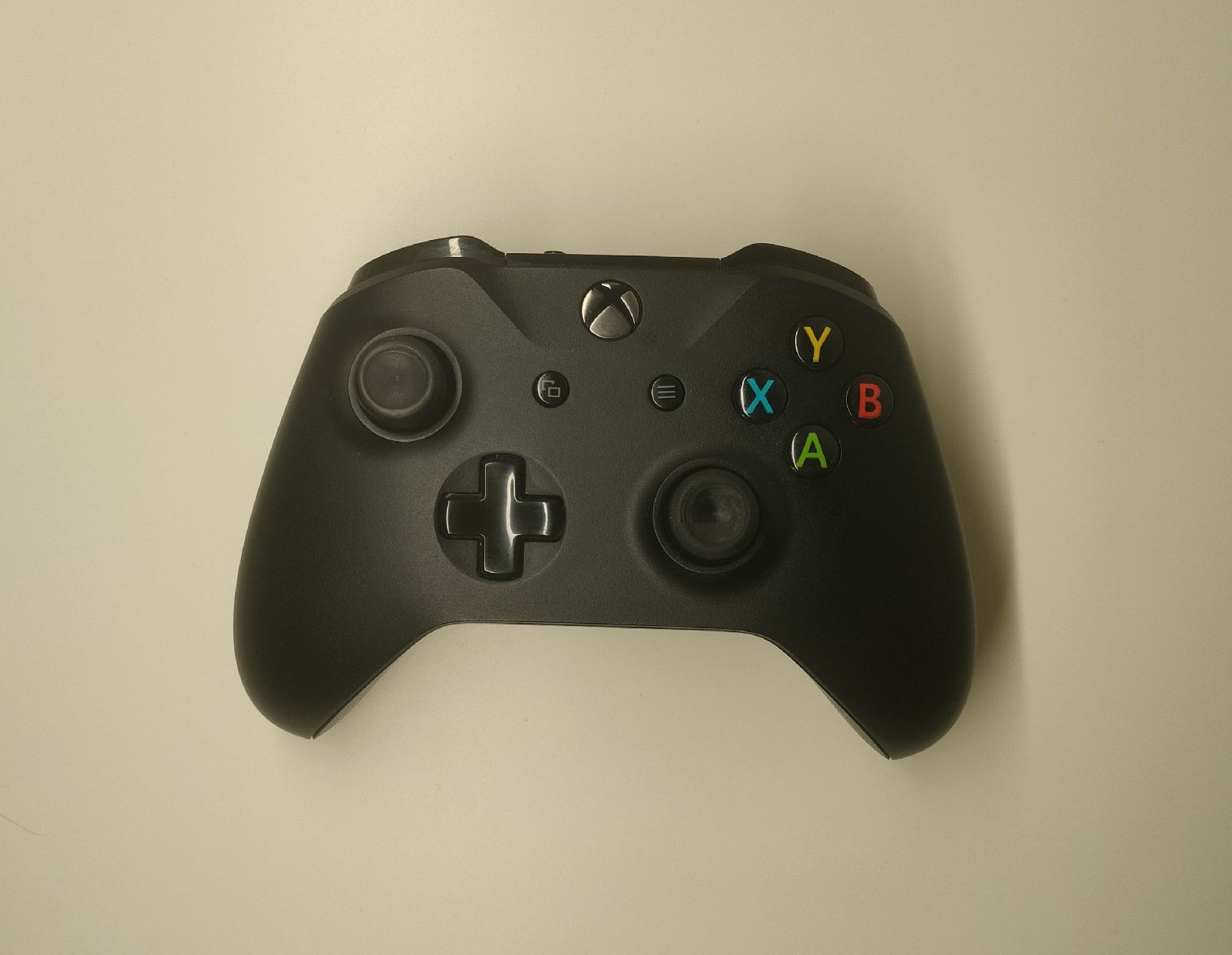 Microsoft Controller: Microsoft Xbox Wireless Controller + Cable – Nuovo (secondo la descrizione) da Zürich venduto da hcz11