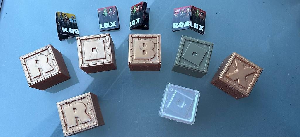 Jouets: 7 ROBLOX Boxen Sammlung – Neuf (Voir description) à Niederbüren par funkel06