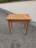 Vintage Tisch/Beistelltisch aus Holz, rustikal Stilmöbel