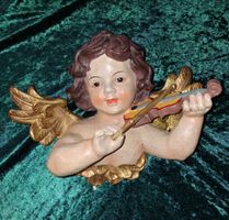 Putte / Engel / Wandrelief, mit Geige