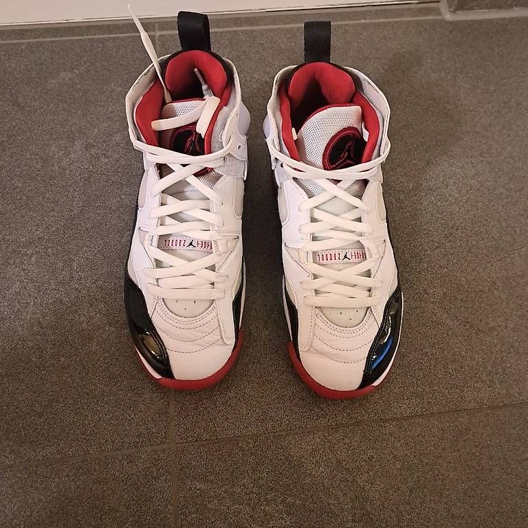 Scarpe da uomo: Basketballschuhe Grösse 40 – Usato da Neftenbach venduto da sam_jbb5 4