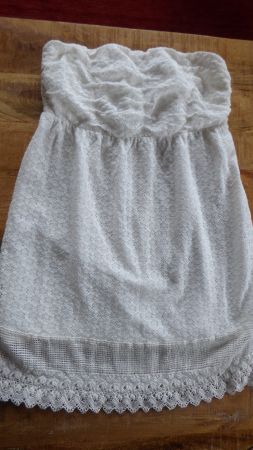 Schönes Trägerlose Spitzen Kleid Cremfarben Gr 38 CALZEDONIA