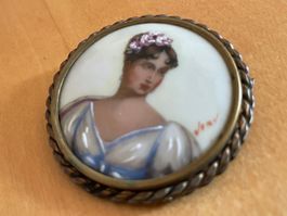 Antike Porzellan-Brosche «Viny Limoges» / 5 cm / Schmuck