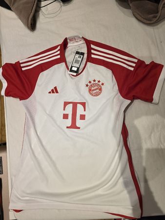 FC Bayern München Heimtrikot 23/24 NEU Grösse L