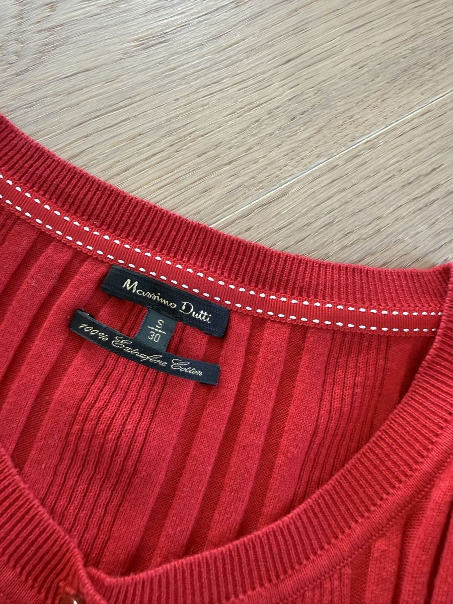 Massimo Dutti Jacken: Massimo Dutti Strickjacke Rot Grösse S – Gebraucht aus Richterswil von KAYLEIGH_77 1