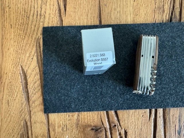 Victorinox Coltelli tascabile: Victorinox Evolution Wood S 557 – Nuovo e nell'imballaggio originale da Lupfig venduto da account76 2