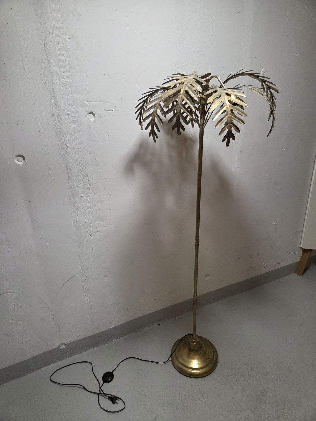 Lampen: Stehlampe Palme gold – Gebraucht aus Adliswil von MK032 1