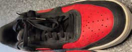 Nike Sneaker schwarz rot Grösse 43 Top Zustand